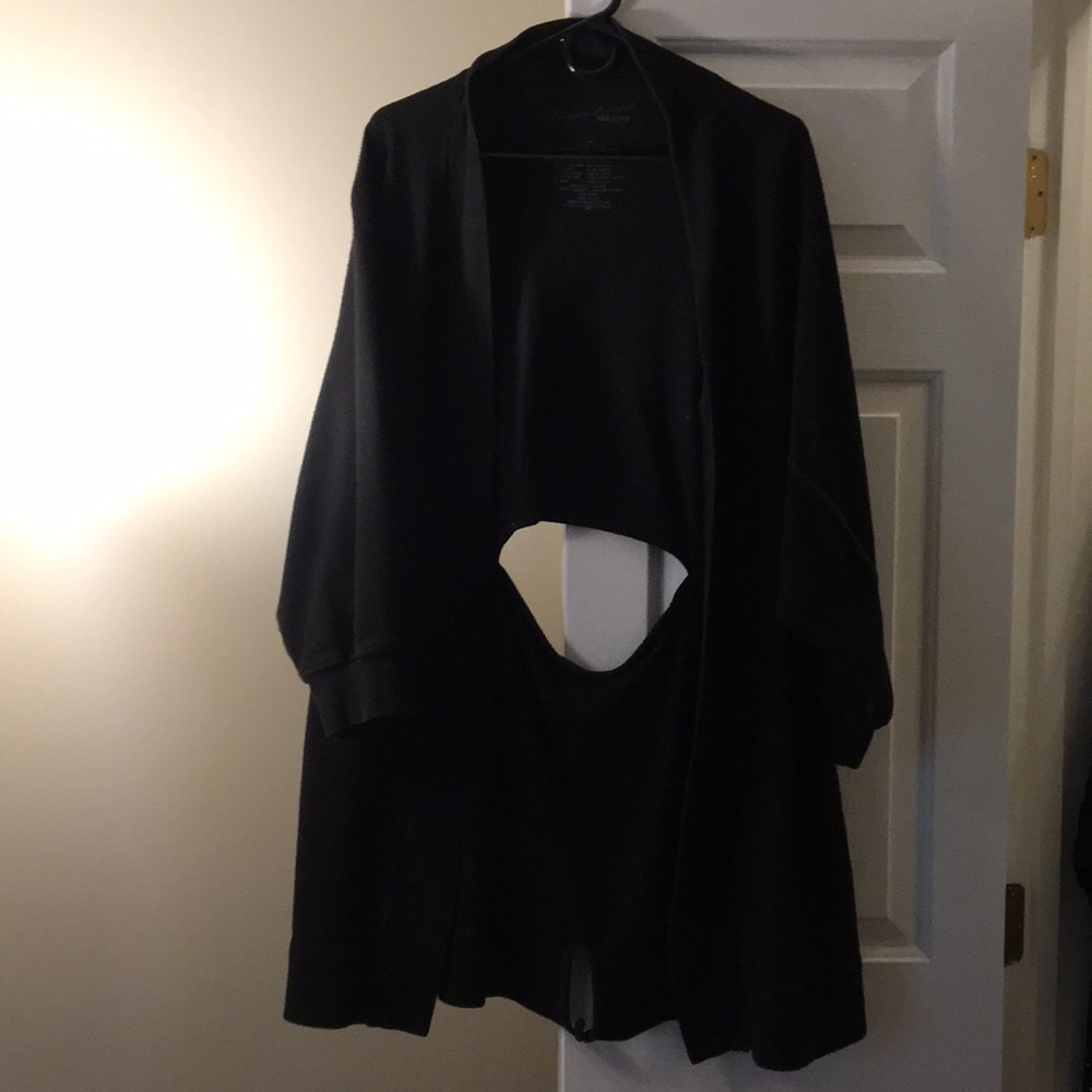 Oversized sweatshirt cardigan w/ open back detail